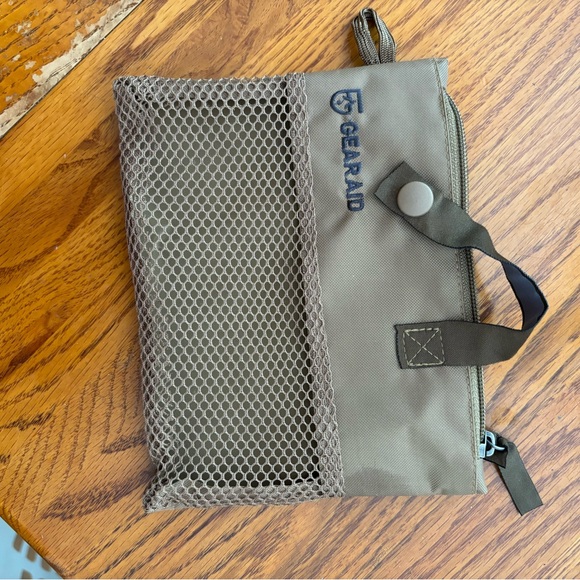 Gear Aid micro terry washcloth kit two camping washcloths with storage bag NWOT - Picture 8 of 8